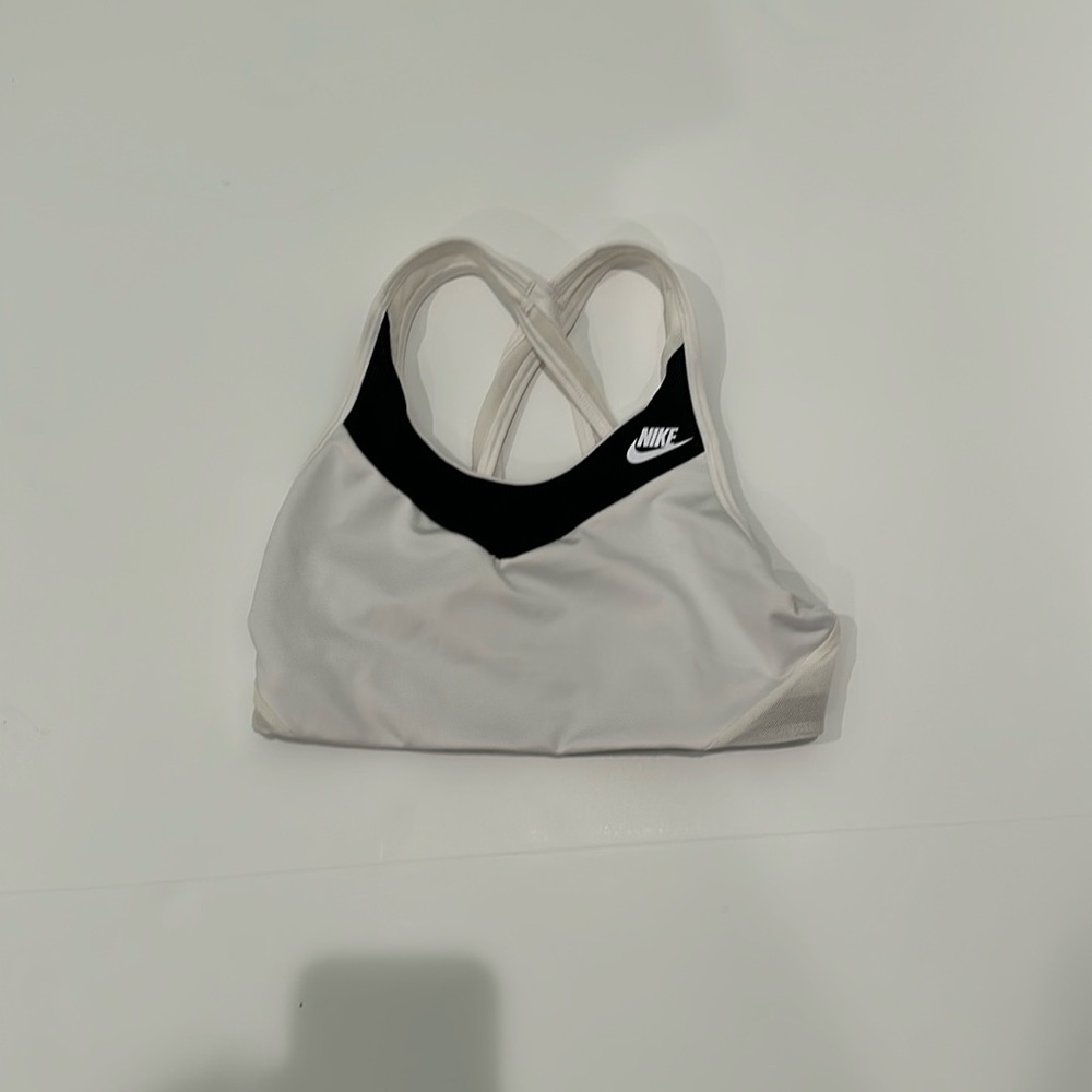 Nike sports bra size small